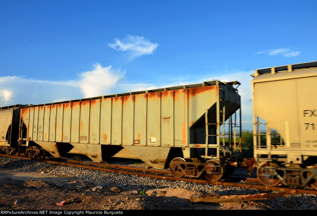 PTLX Covered Hopper